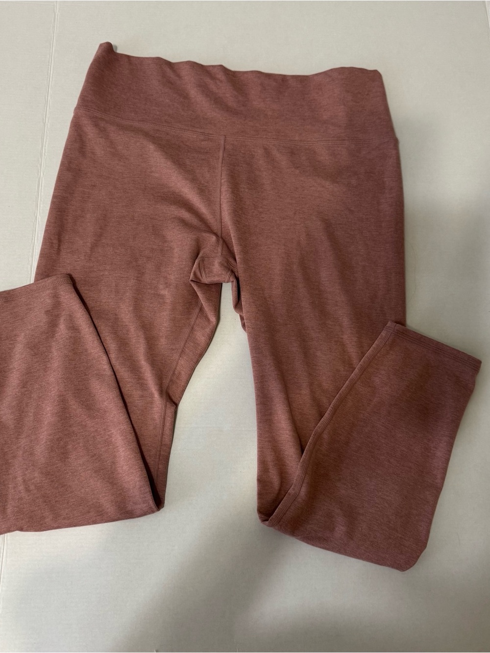 Vuori  Performance Leggings in Rusty pink